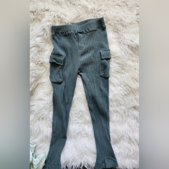 Kate Quinn Outfit 5Y - Picture 2 of 2